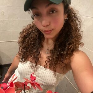 Meet your Posher, Samantha